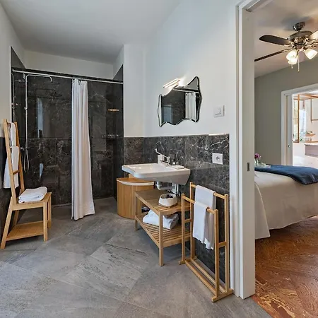 Sleeps 14 With Pool&air Con Villa