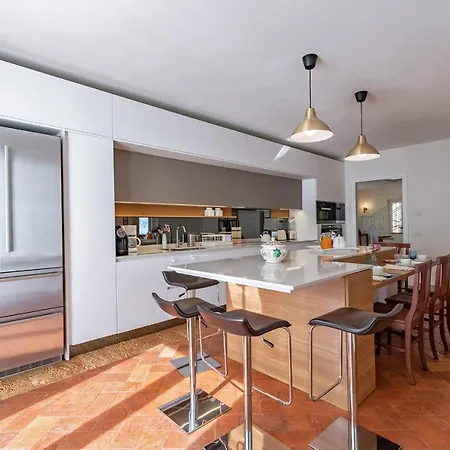 Sleeps 14 With Pool&air Con Villa Pianello Del Lario