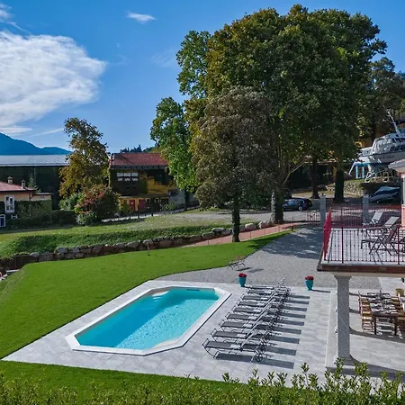 Sleeps 14 With Pool&air Con