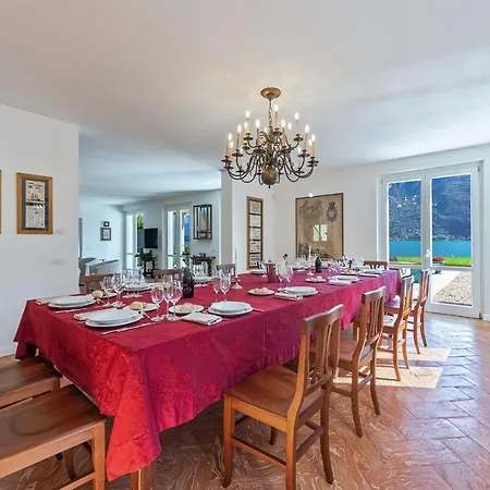 Sleeps 14 With Pool&air Con * Pianello Del Lario