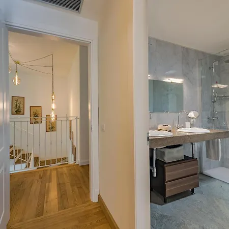 Villa Sleeps 14 With Pool And Air Con Pianello Del Lario
