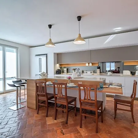 Villa Sleeps 14 With Pool And Air Con *